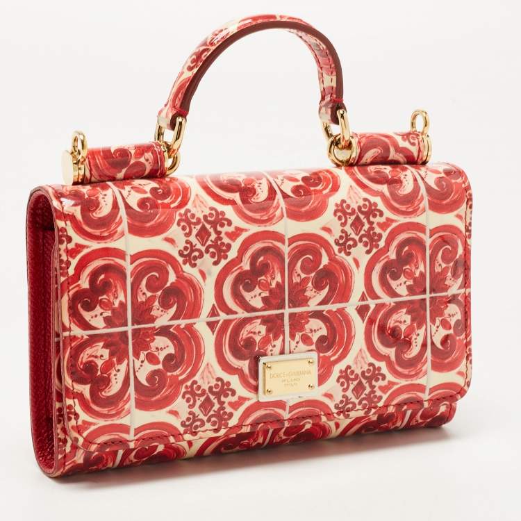 مملوكة مسبقًا Dolce & Gabbana Red/Cream Majolica Print PVC Miss Sicily Von Wallet