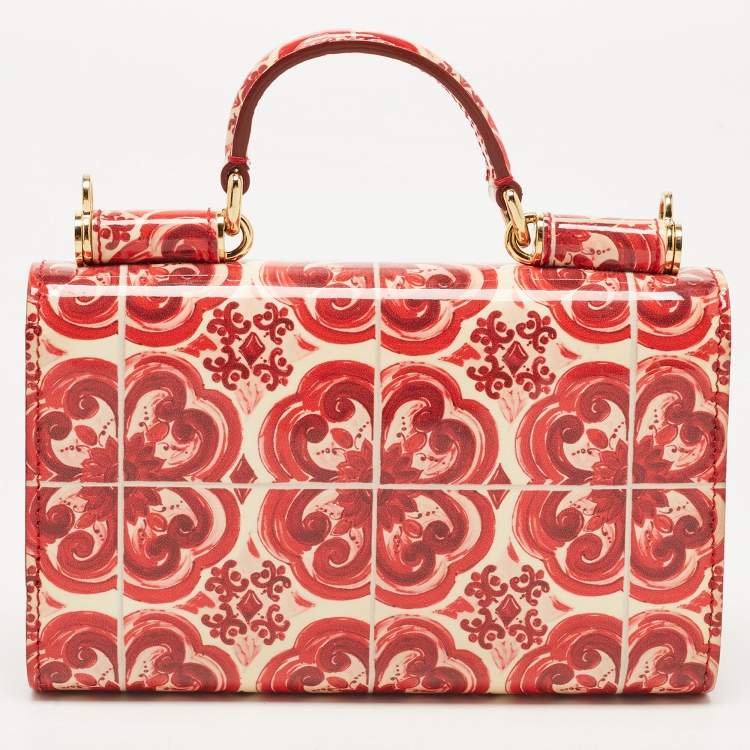 مملوكة مسبقًا Dolce & Gabbana Red/Cream Majolica Print PVC Miss Sicily Von Wallet