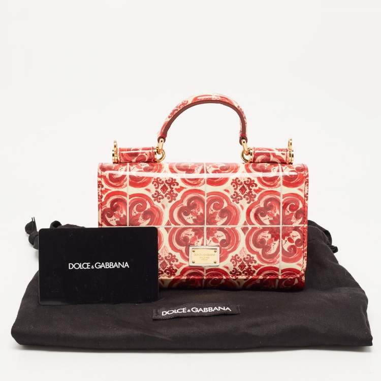 مملوكة مسبقًا Dolce & Gabbana Red/Cream Majolica Print PVC Miss Sicily Von Wallet