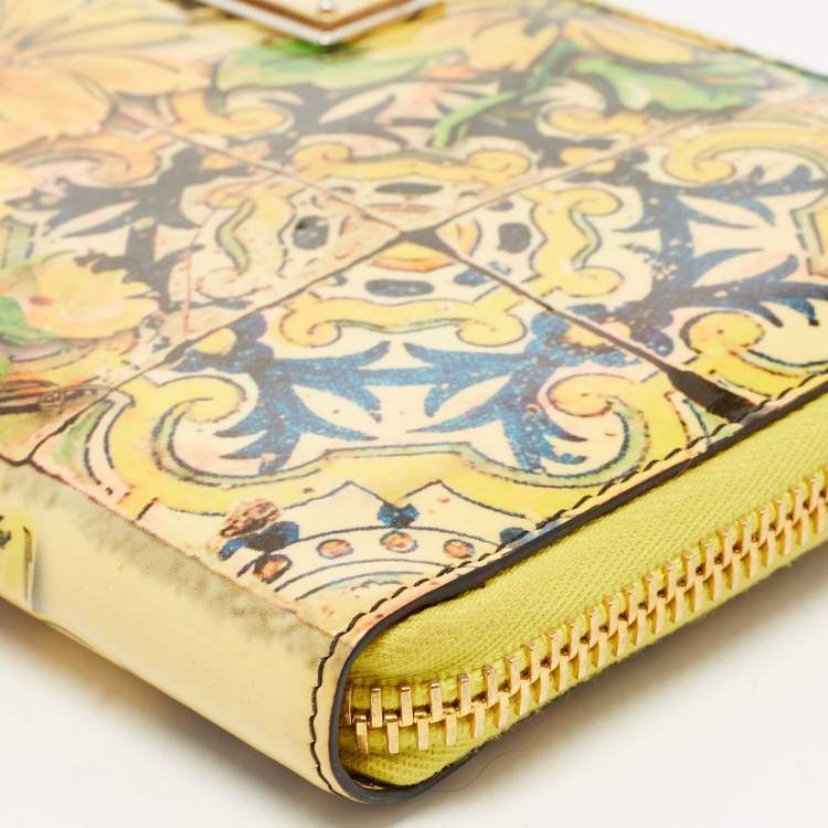 Pre Owned Dolce & Gabbana Yellow/Multicolor Floral Print Patent Leather Zip Around Pouch