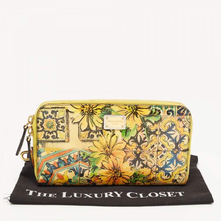 Pre Owned Dolce & Gabbana Yellow/Multicolor Floral Print Patent Leather Zip Around Pouch