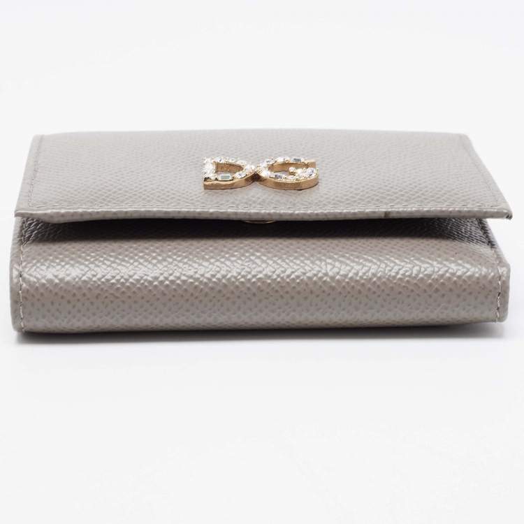 مملوكة مسبقًا Dolce & Gabbana Beige Leather DG Crystals Trifold Wallet