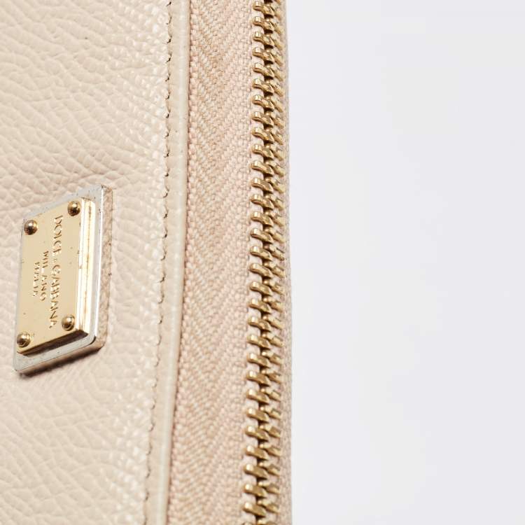 Pre Owned Dolce & Gabbana Beige Leather Lock Zip Around Continental Wallet