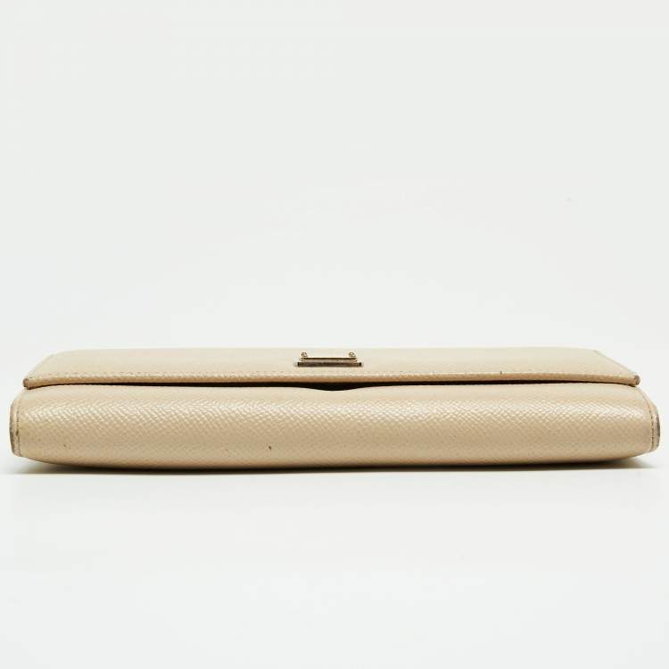 Pre Owned Dolce & Gabbana Beige Leather Dauphine Flap Continental Wallet