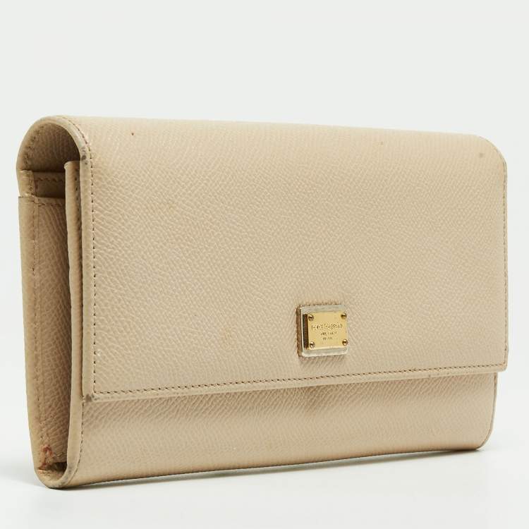Pre Owned Dolce & Gabbana Beige Leather Dauphine Flap Continental Wallet