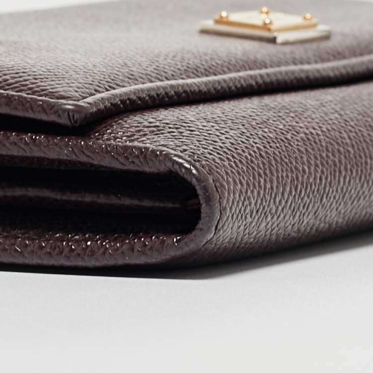 مملوكة مسبقًا Dolce & Gabbana Dark Brown Leather Dauphine Flap Continental Wallet