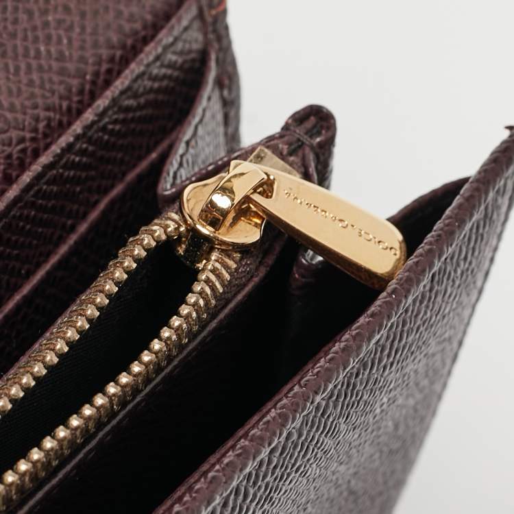 مملوكة مسبقًا Dolce & Gabbana Dark Brown Leather Dauphine Flap Continental Wallet
