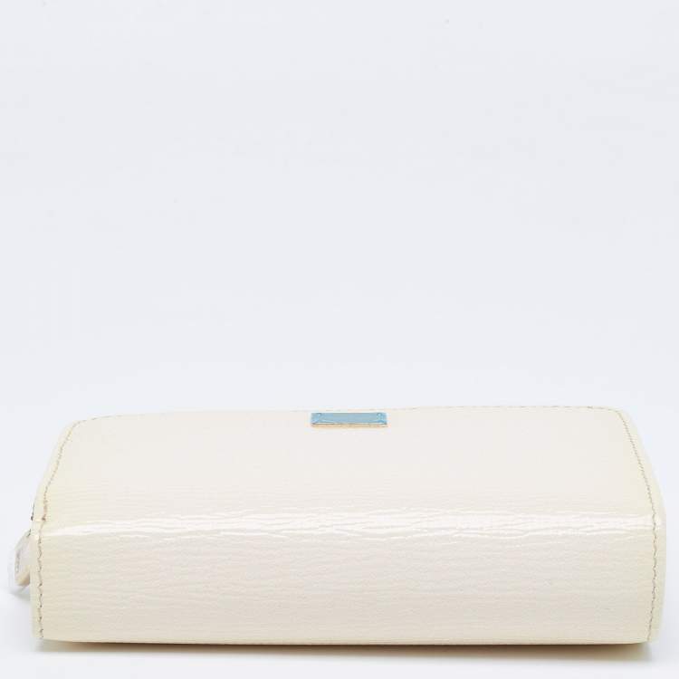 Pre Owned Dolce & Gabbana Cream Patent Leather Compact Wallet
