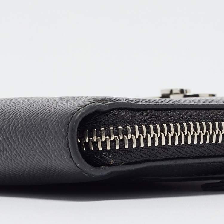 Pre Owned Dolce & Gabbana Black Leather Zip Around Wallet