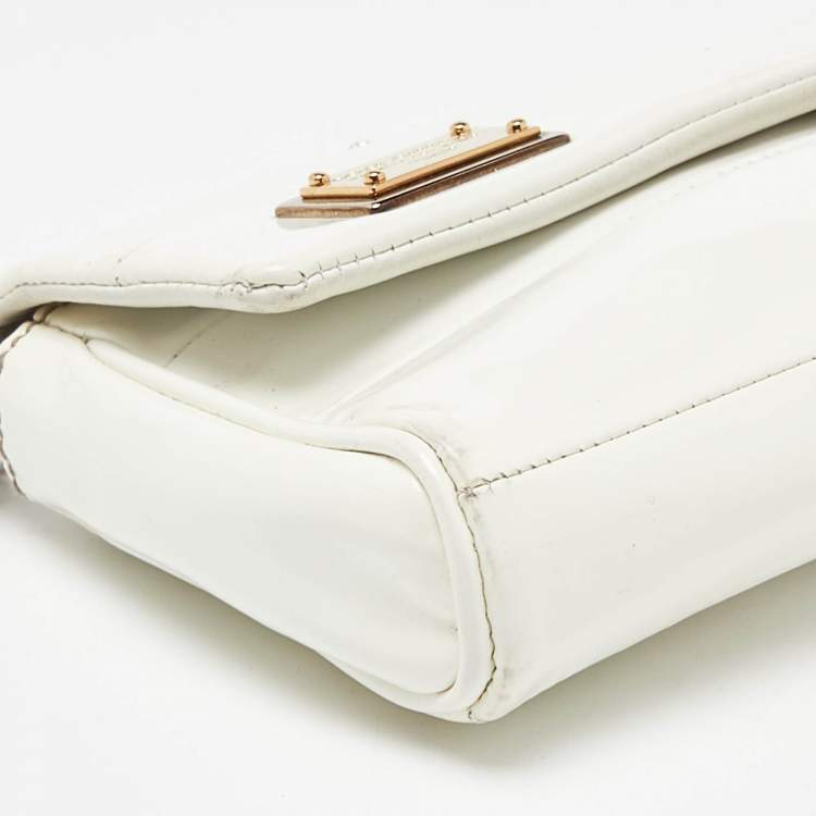 Pre Owned Dolce & Gabbana Off White Patent Leather Miss Martini Chain Clutch