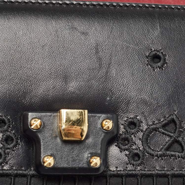 Pre Owned Dolce & Gabbana Black Leather Embroidered Lucia Wallet On Chain