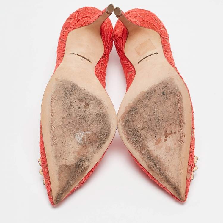Pre Owned Dolce & Gabbana Coral Pink Lace Bellucci Pumps Size 40