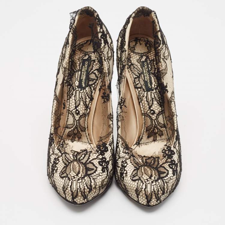 مملوكة مسبقًا Dolce & Gabbana Cream Satin And Black Lace Platform Pumps Size 38.5