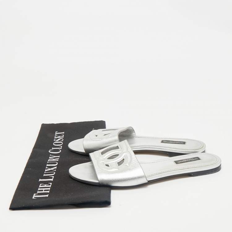 Pre Owned Dolce & Gabbana Metallic Silver Leather Logo Flat Slide Sandals Size 37