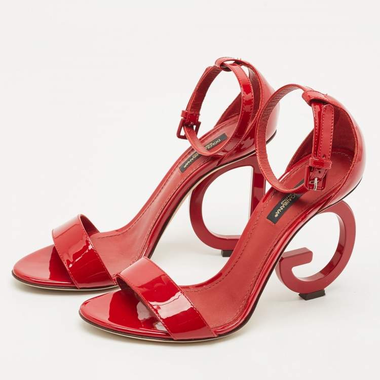 サンダル・ミュール KEIRA PATENT LEATHER SANDALS Keira logo patent leather sandals in black - Dolce Gabbana