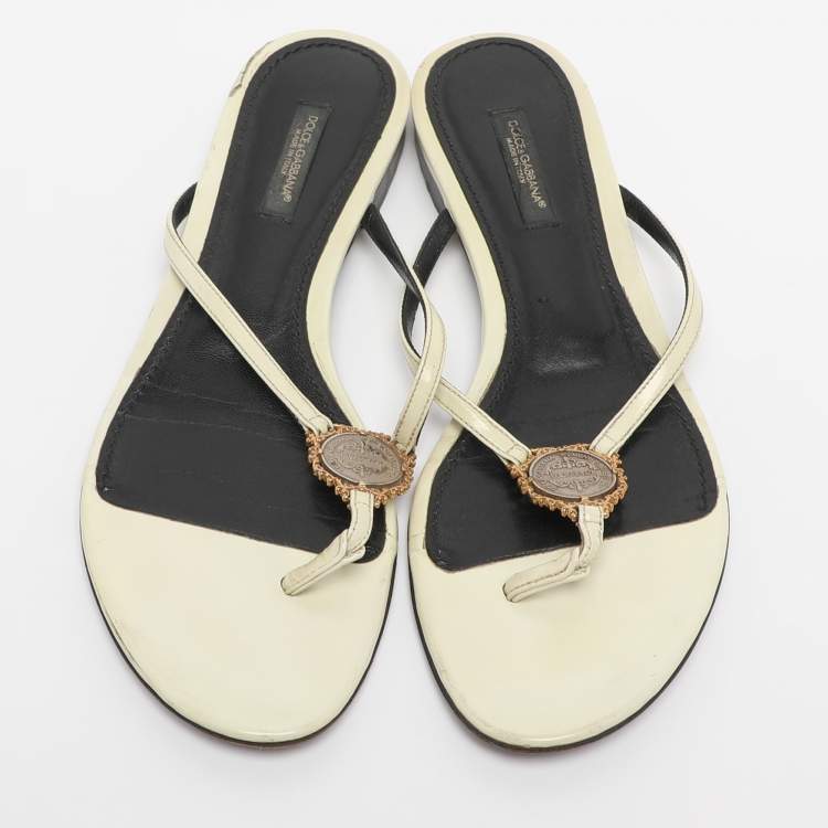 Pre Owned Dolce & Gabbana Cream Patent Leather Thong Sandals Size 37