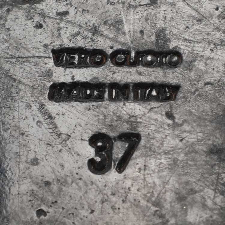 Pre Owned Dolce & Gabbana Cream Patent Leather Thong Sandals Size 37