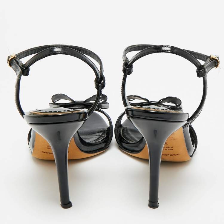 مملوكة مسبقًا Dolce & Gabbana Size 36 Two Tone Patent Leather Bow Ankle Strap Sandals