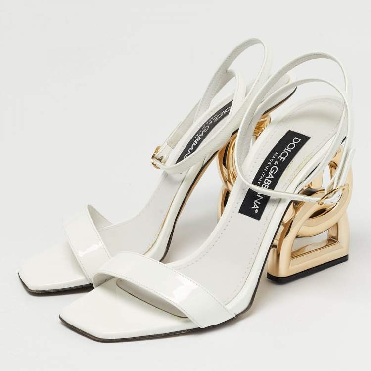 مملوكة مسبقًا Dolce & Gabbana Keira Size 39.5 White Patent Leather Ankle Strap Sandals
