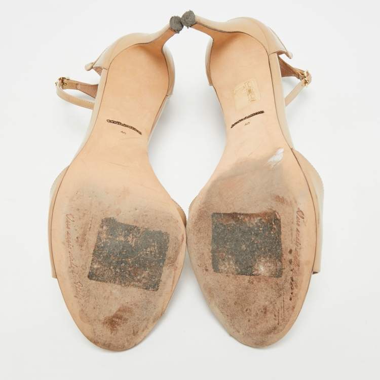 مملوكة مسبقًا Dolce & Gabbana Size 40 Beige Patent Leather Ankle Strap Sandals