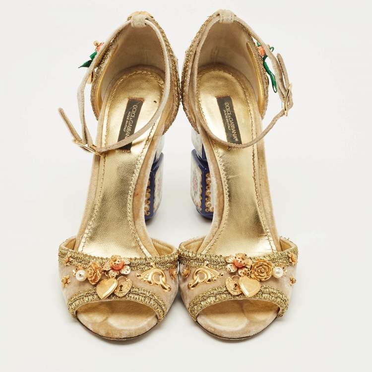 Pre Owned Dolce & Gabbana Size 39 Gold Velvet Pearls and Flower Embellished Ankle Strap Sandals