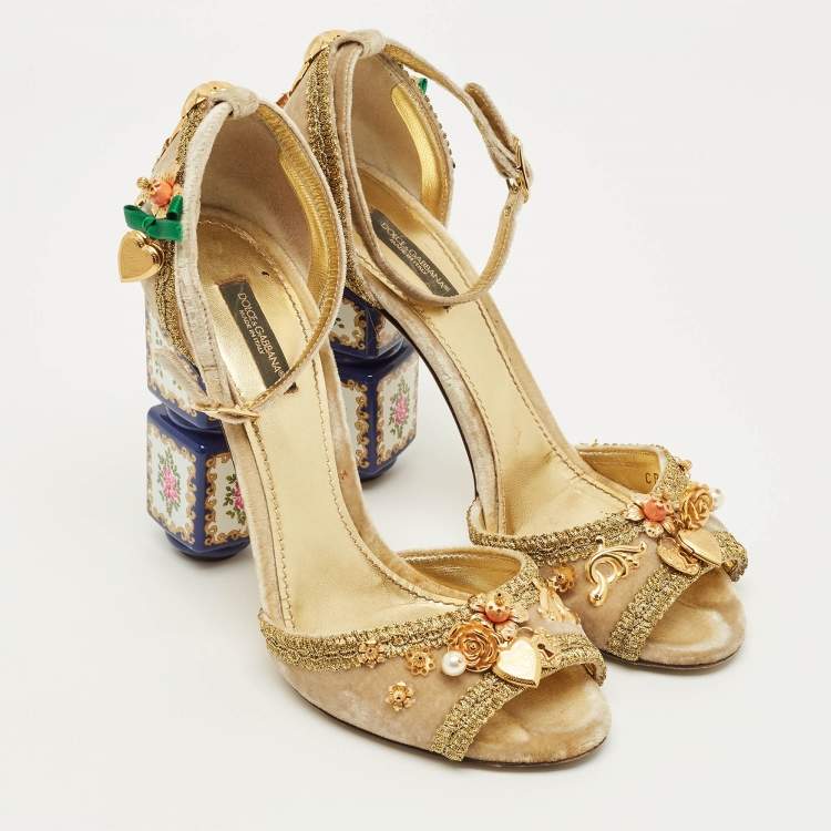 Pre Owned Dolce & Gabbana Size 39 Gold Velvet Pearls and Flower Embellished Ankle Strap Sandals