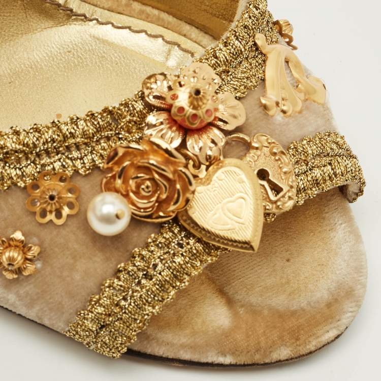 Pre Owned Dolce & Gabbana Size 39 Gold Velvet Pearls and Flower Embellished Ankle Strap Sandals