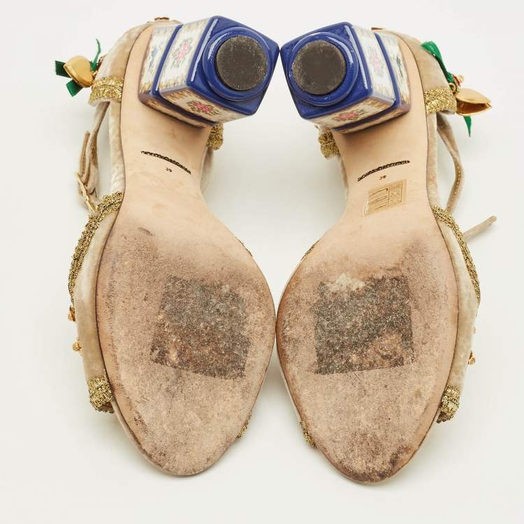 Pre Owned Dolce & Gabbana Size 39 Gold Velvet Pearls and Flower Embellished Ankle Strap Sandals