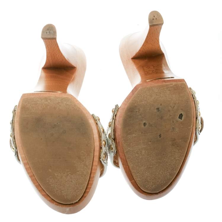 Pre Owned Dolce & Gabbana White Leather Buckle Detail Wooden Clogs Size 38