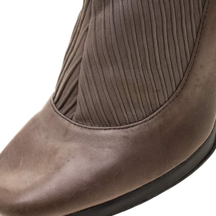 Pre Owned Dolce & Gabbana Grey Leather Ankle Boots Size 38