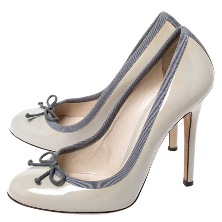 Pre Owned Dolce & Gabbana Grey Patent Leather Bow Round Toe Pumps Size 38.5