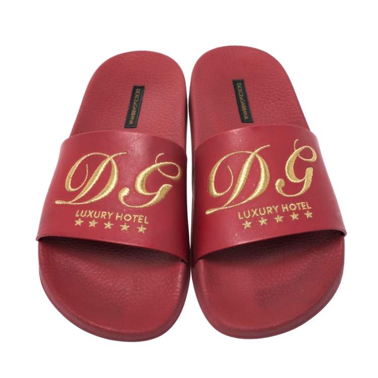 Pre Owned Dolce & Gabbana Red Rubber DG Embroidered Flat Pool Slides Size 41