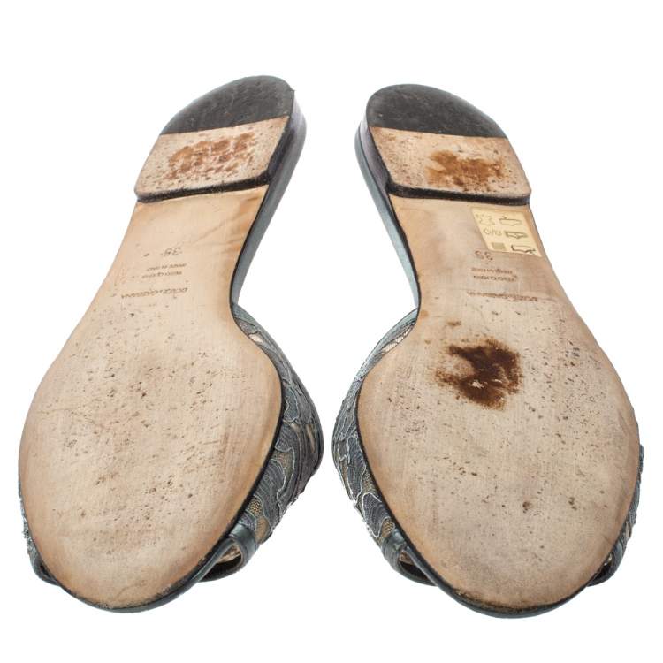 مملوكة مسبقًا Dolce & Gabbana Grey Lace Crystal Embellished Flat Slide Sandals Size 39
