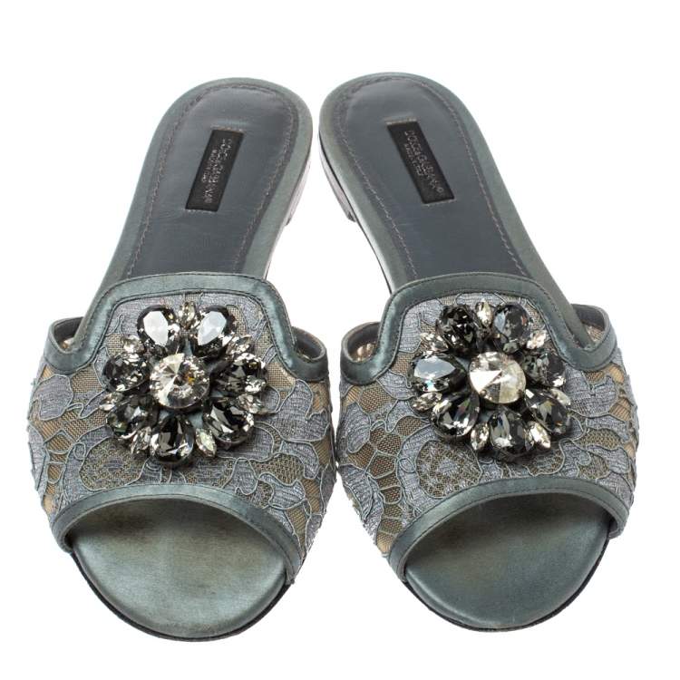 مملوكة مسبقًا Dolce & Gabbana Grey Lace Crystal Embellished Flat Slide Sandals Size 39