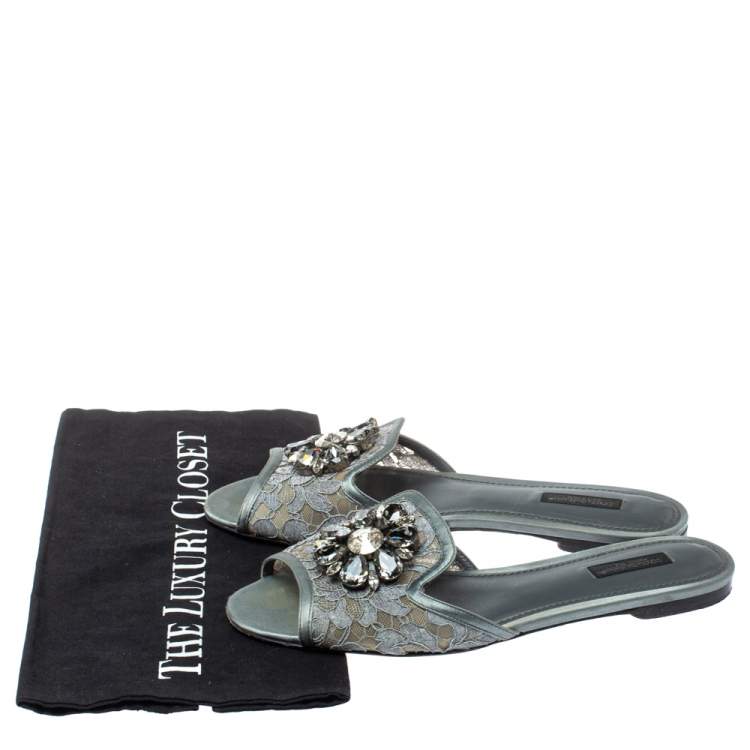 مملوكة مسبقًا Dolce & Gabbana Grey Lace Crystal Embellished Flat Slide Sandals Size 39