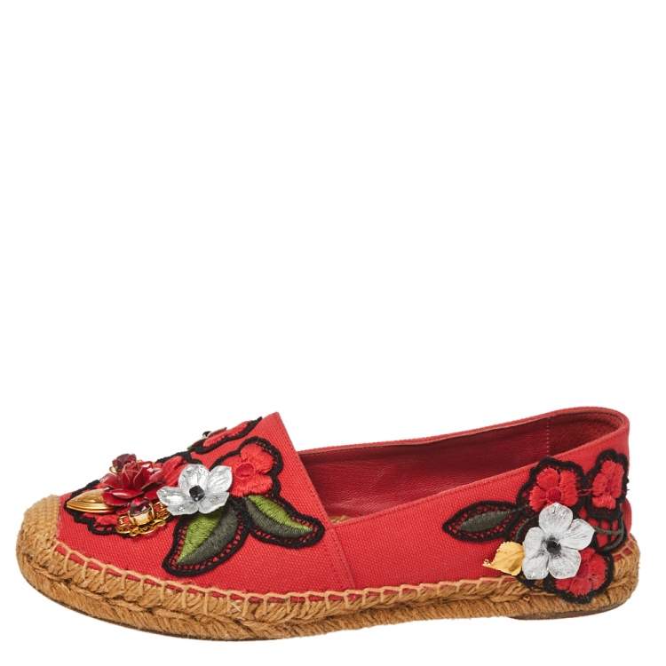 Pre Owned Dolce & Gabbana Red Canvas Locket Flower and Jewel Embroidered Espadrille Flats Size 36