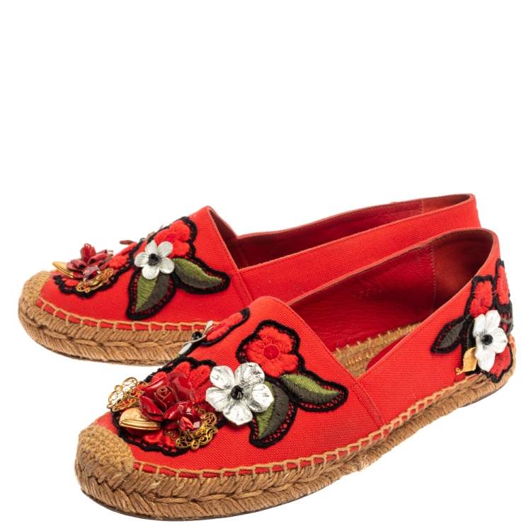 Pre Owned Dolce and Gabbana Red Canvas Locket Flower and Jewel Embroidered Espadrille Flats Size 38