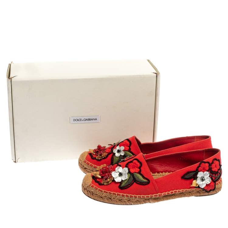 Pre Owned Dolce and Gabbana Red Canvas Locket Flower and Jewel Embroidered Espadrille Flats Size 38