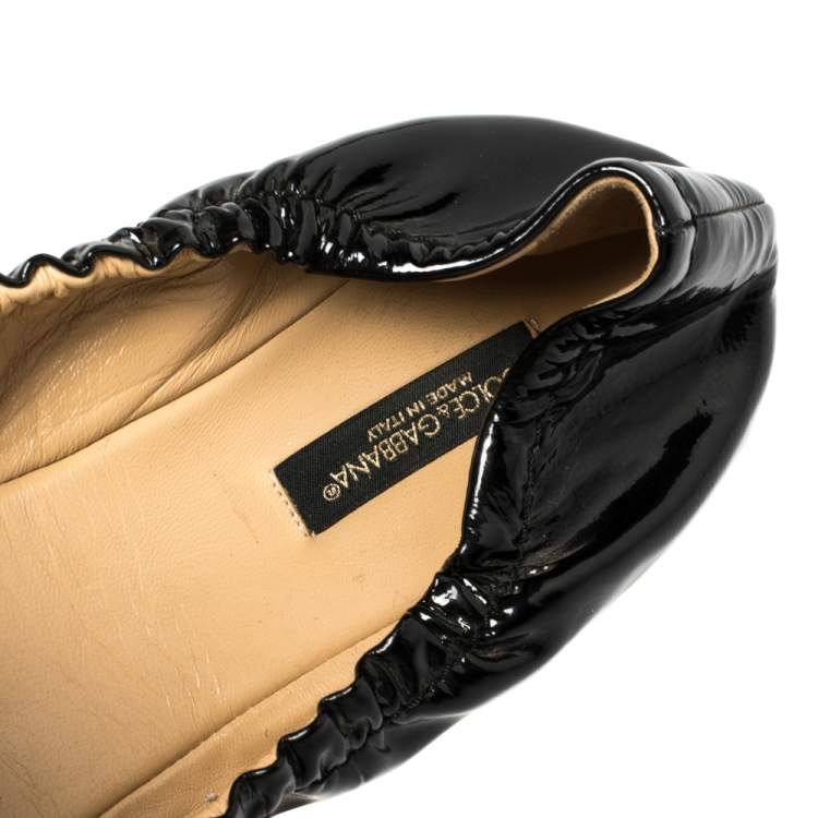 Pre Owned Dolce and Gabbana Black Patent Leather Crystal Embellished Bow Scrunch Ballet Flats Size 39