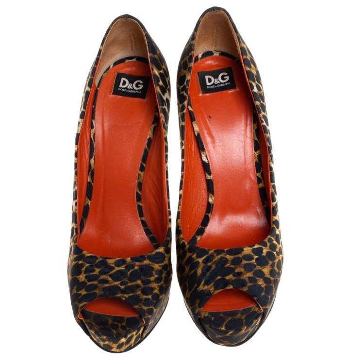 Pre Owned Dolce & Gabbana Two Tone Leopard Printed Fabric Peep Toe Platform Pumps Size 37