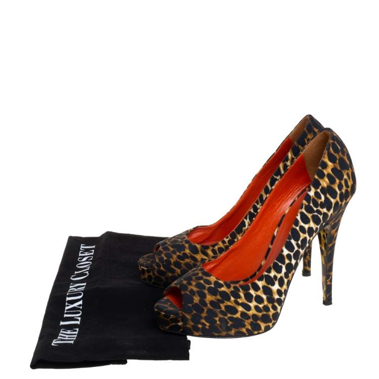 Pre Owned Dolce & Gabbana Two Tone Leopard Printed Fabric Peep Toe Platform Pumps Size 37