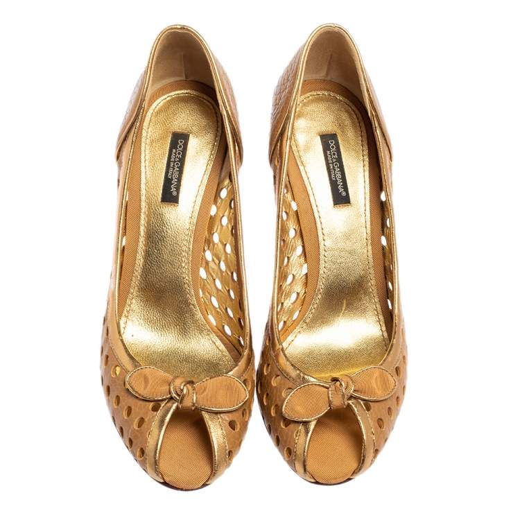 مملوكة مسبقًا Dolce & Gabbana Brown/Gold Perforated Leather Bow Detail Peep Toe Pumps Size 39