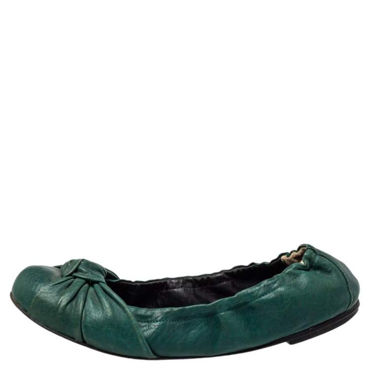 Pre Owned Dolce & Gabbana Green Leather Bow Scrunch Ballet Flats Size 39