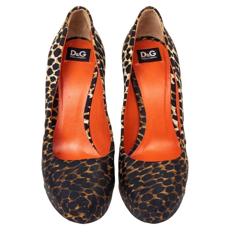 Pre Owned Dolce & Gabbana Black/Brown Leopard Print Fabric Platform Pumps Size 37