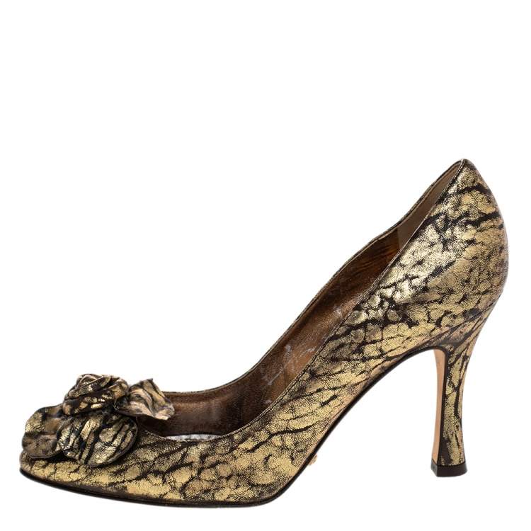 Pre Owned Dolce & Gabbana Gold Leather Floral Embellished Pumps Size 37