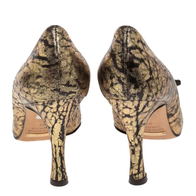 Pre Owned Dolce & Gabbana Gold Leather Floral Embellished Pumps Size 37