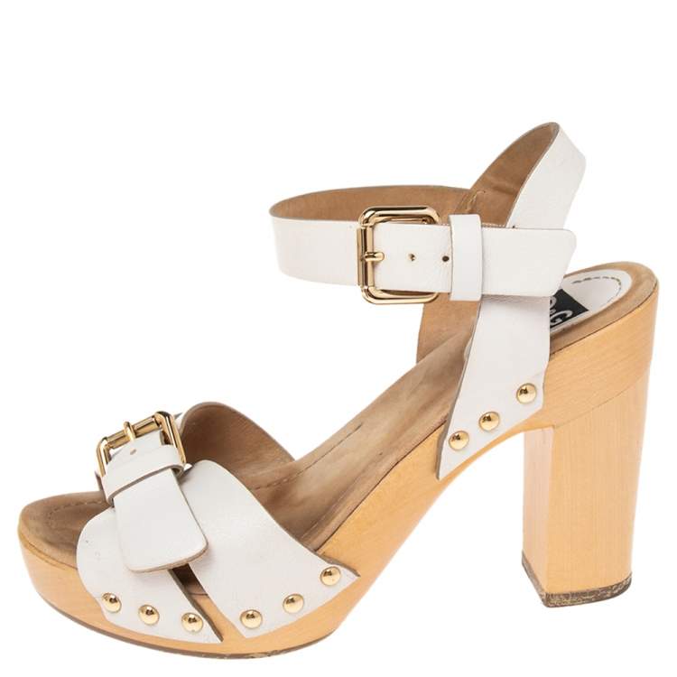Pre Owned Dolce & Gabbana White Leather Buckle Detail Ankle Strap Wooden Platform Sandals Size 37