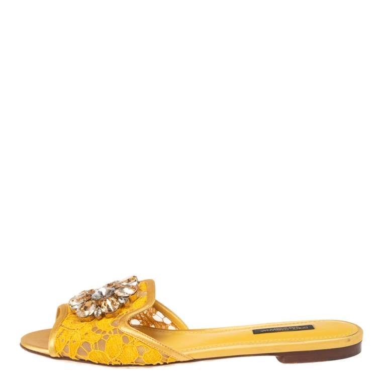 مملوكة مسبقًا Dolce & Gabbana Yellow Lace Crystal Embellished Bianca Flats Size 37.5