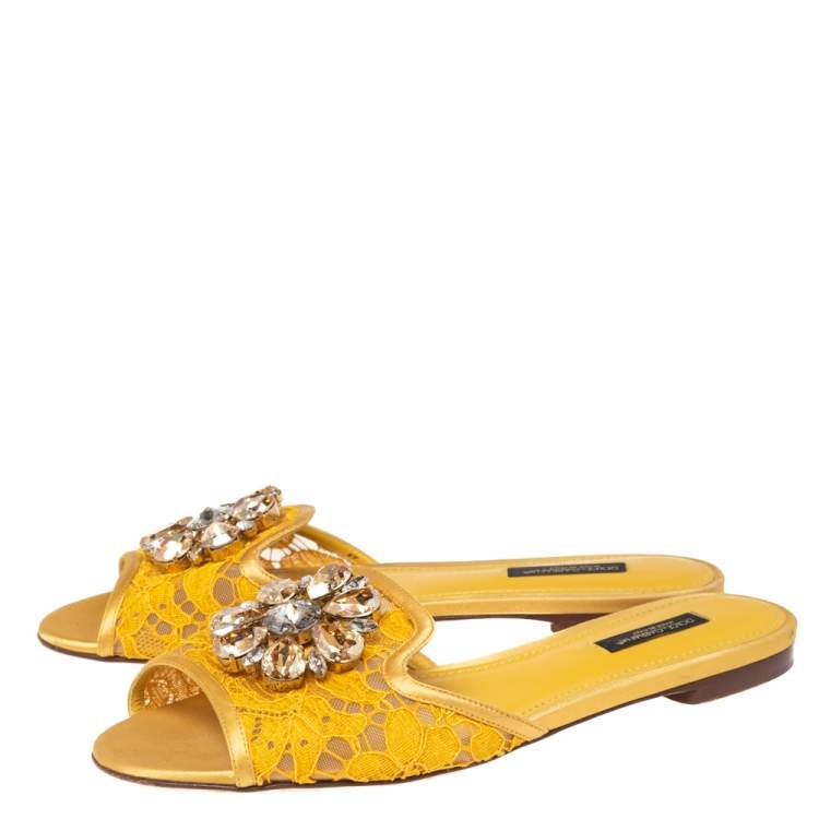 مملوكة مسبقًا Dolce & Gabbana Yellow Lace Crystal Embellished Bianca Flats Size 37.5