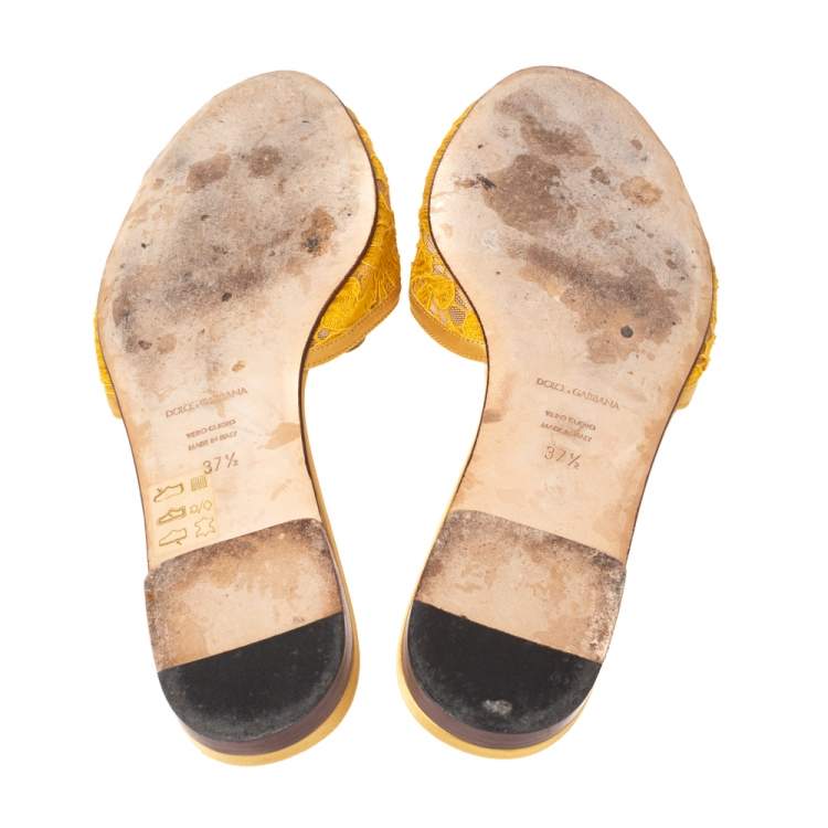 مملوكة مسبقًا Dolce & Gabbana Yellow Lace Crystal Embellished Bianca Flats Size 37.5